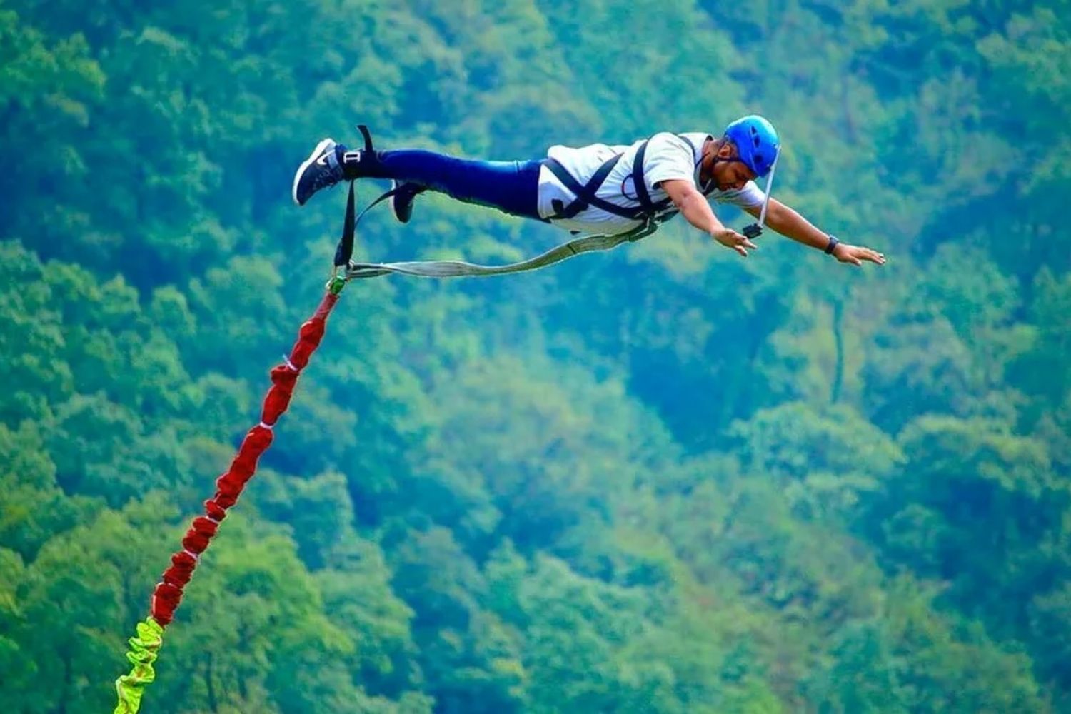 Bungee Jumping in Lonavala — photo 1