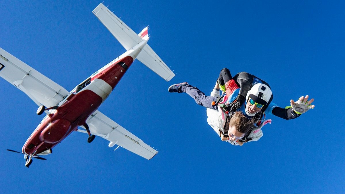 Skydiving in Dhana, Madhya Pradesh — photo 1